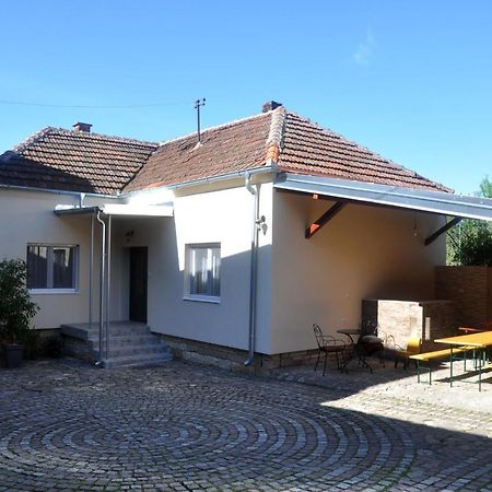 Guesthouse Djuric 讷贡汀 外观 照片
