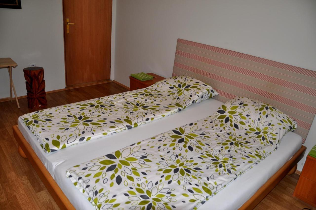 Guesthouse Djuric 讷贡汀 外观 照片