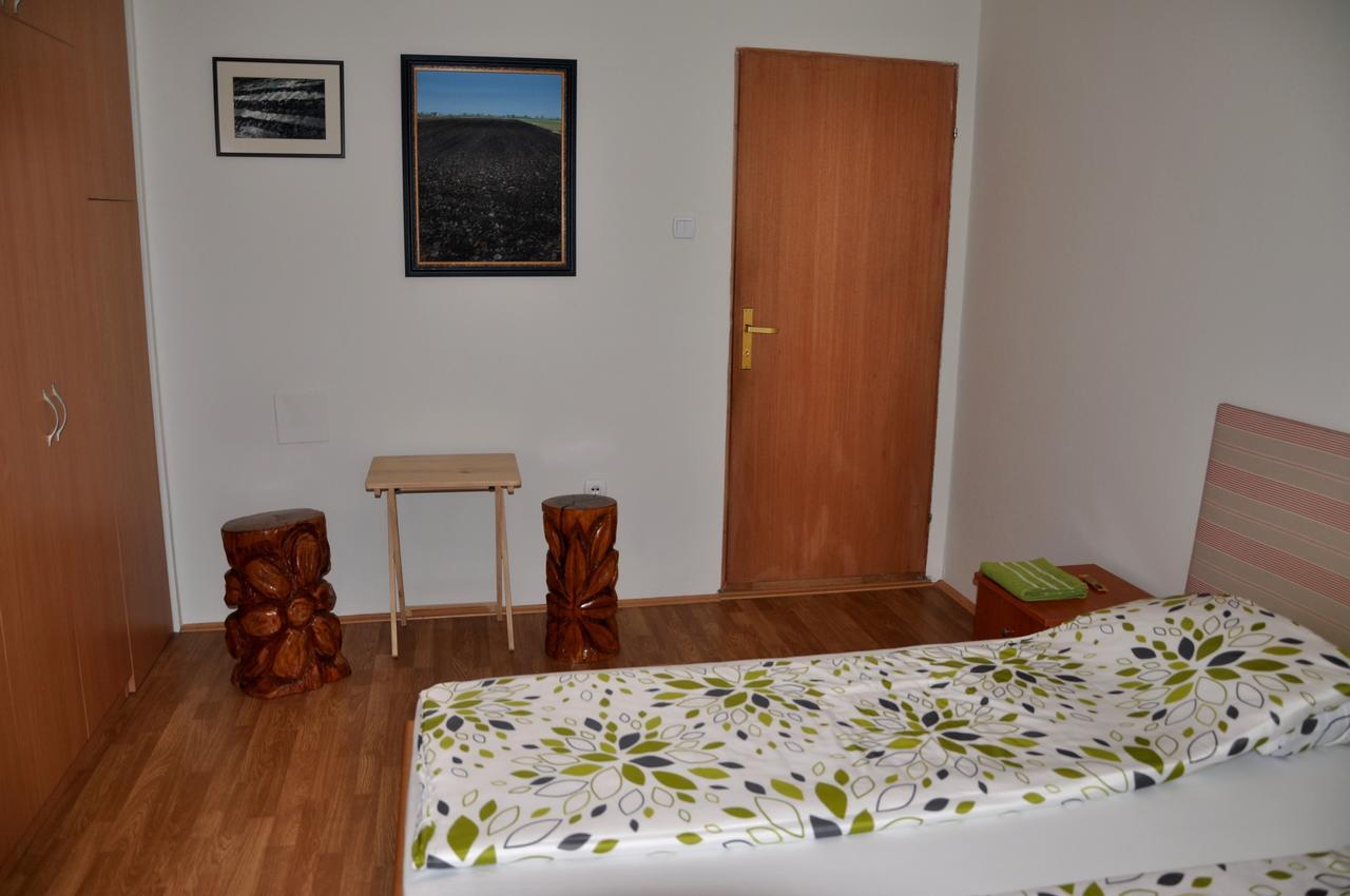 Guesthouse Djuric 讷贡汀 外观 照片